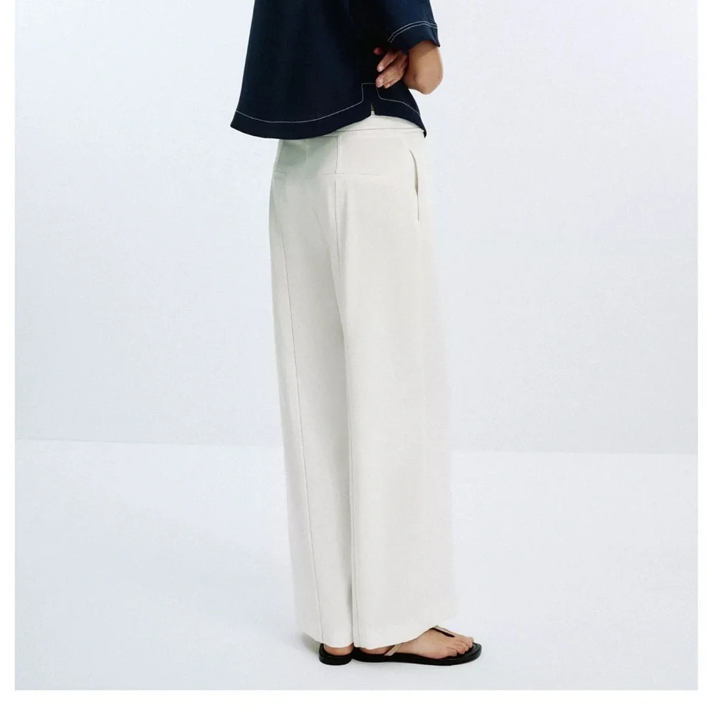 Zara NWT white pants with gold button appliqué detail